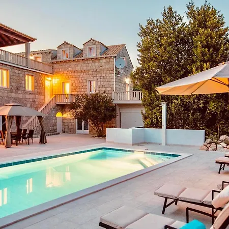 Villa Pendo 1450- Full Private Luxury Komaji