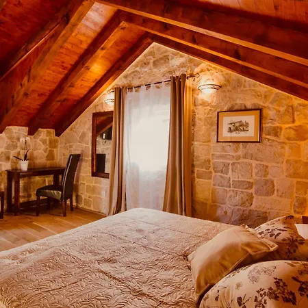 Pendo 1450- Full Private Luxury Komaji