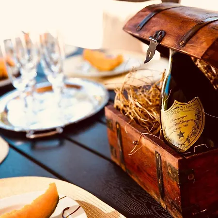 Pendo 1450- Full Private Luxury * Komaji