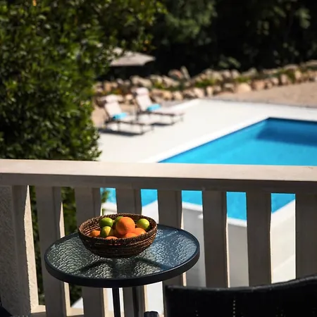 Pendo 1450- Full Private Luxury Vila Komaji