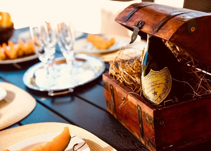 Pendo 1450- Full Private Luxury * Komaji