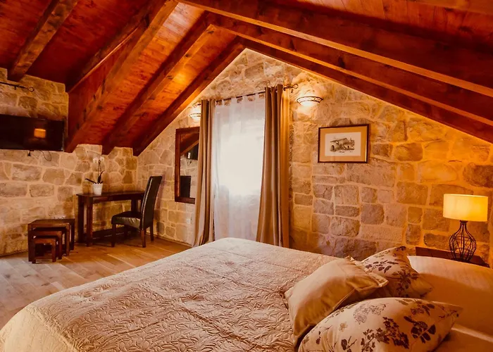 Pendo 1450- Full Private Luxury Komaji